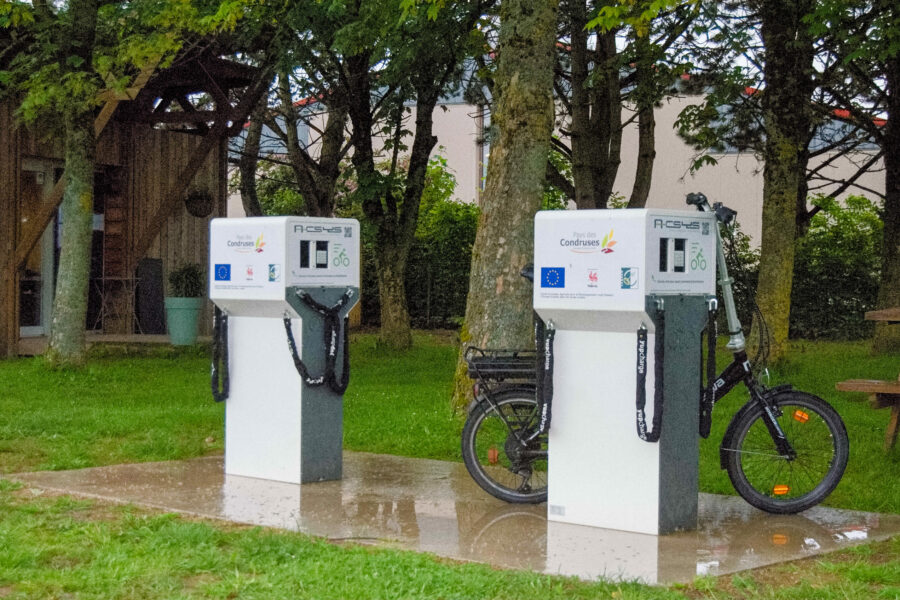 Deux bornes de recharge pour vélo électrique à Modave — Pays des Condruses