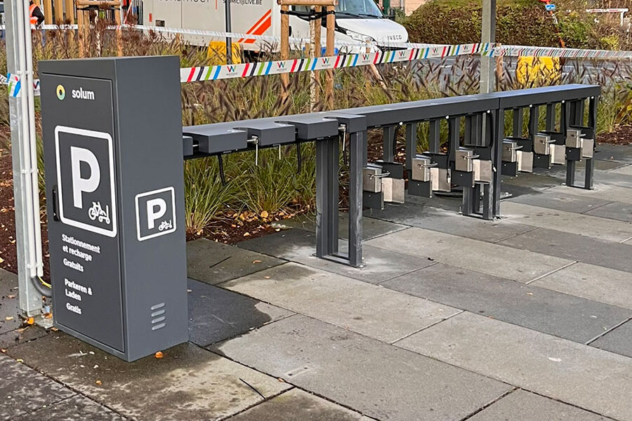 Deux stations de charge solaires au Westland Shopping Anderlecht